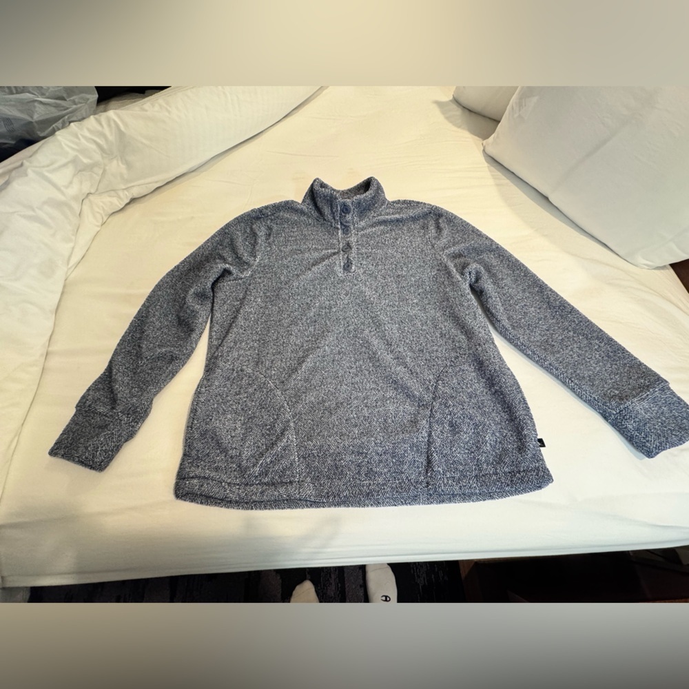 Eddie Bauer Navy and Gray Sweater